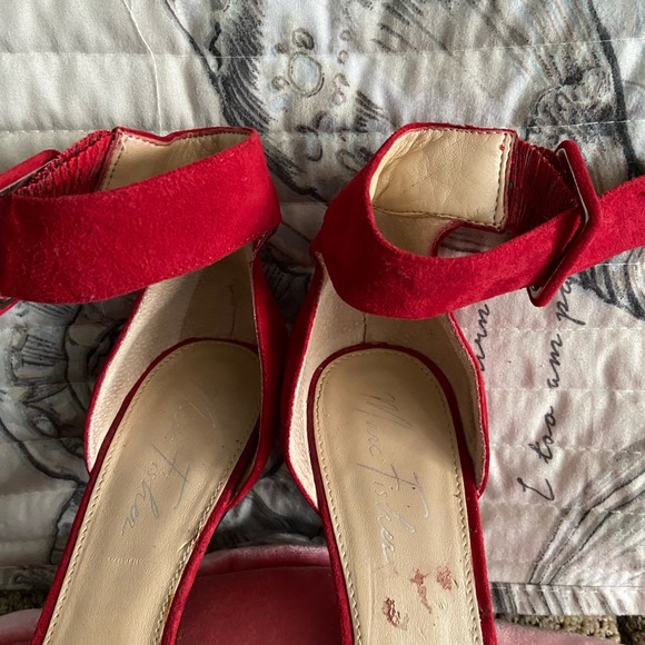 Marc Fisher - Picture 2 of 4